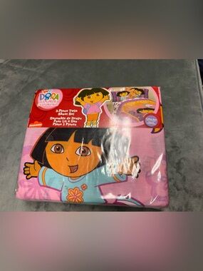 Nickelodeon Dora the Explorer 3-Piece Twin Sheet Set Pink & Purple Twin NWT 2007